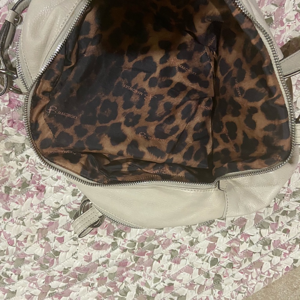 Purses - Picture 2 of 3
